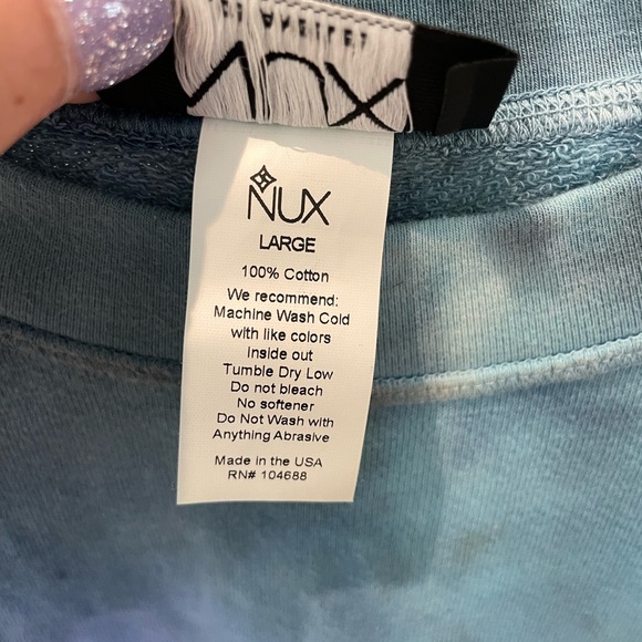 EUC Nux Cropped Blue Tie Dye Lightweight Sweatshirt - Picture 3 of 4
